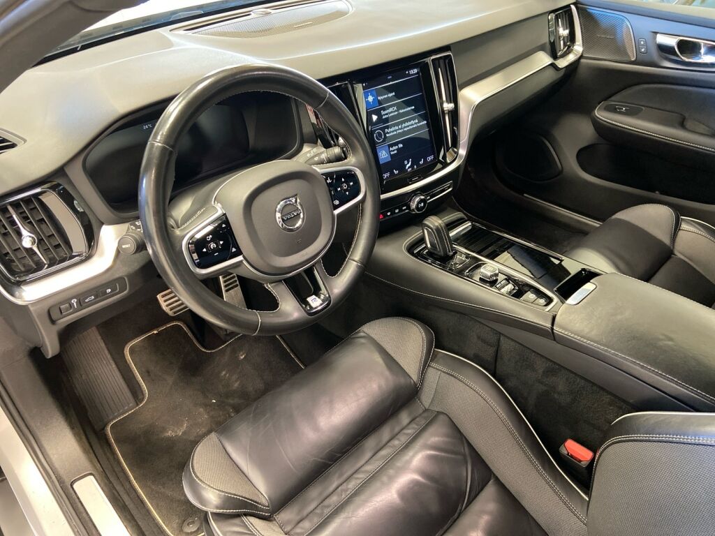 Volvo V60 2020 