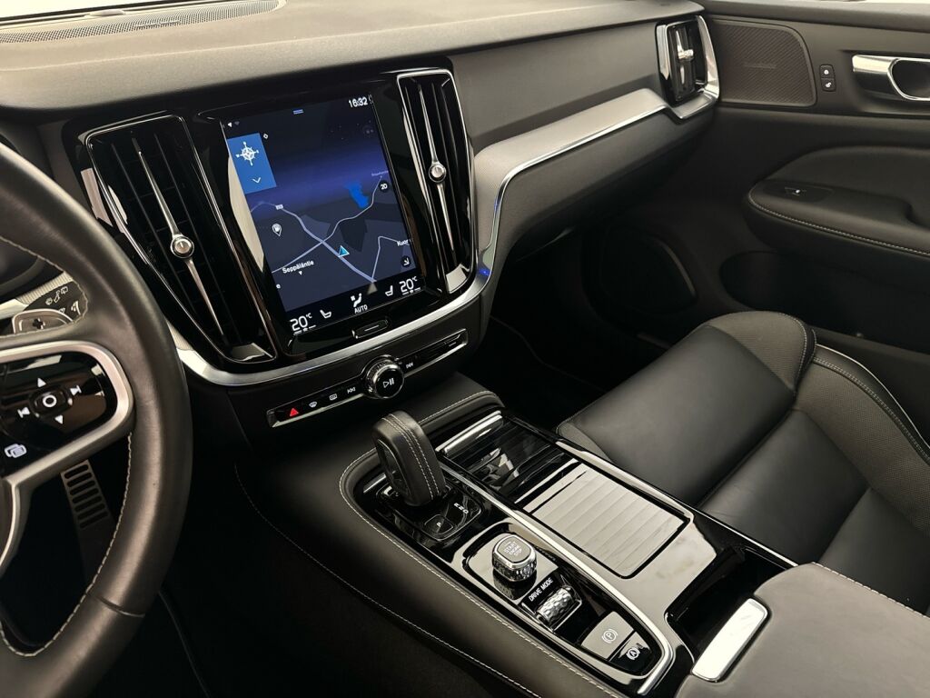 Volvo V60 2020 