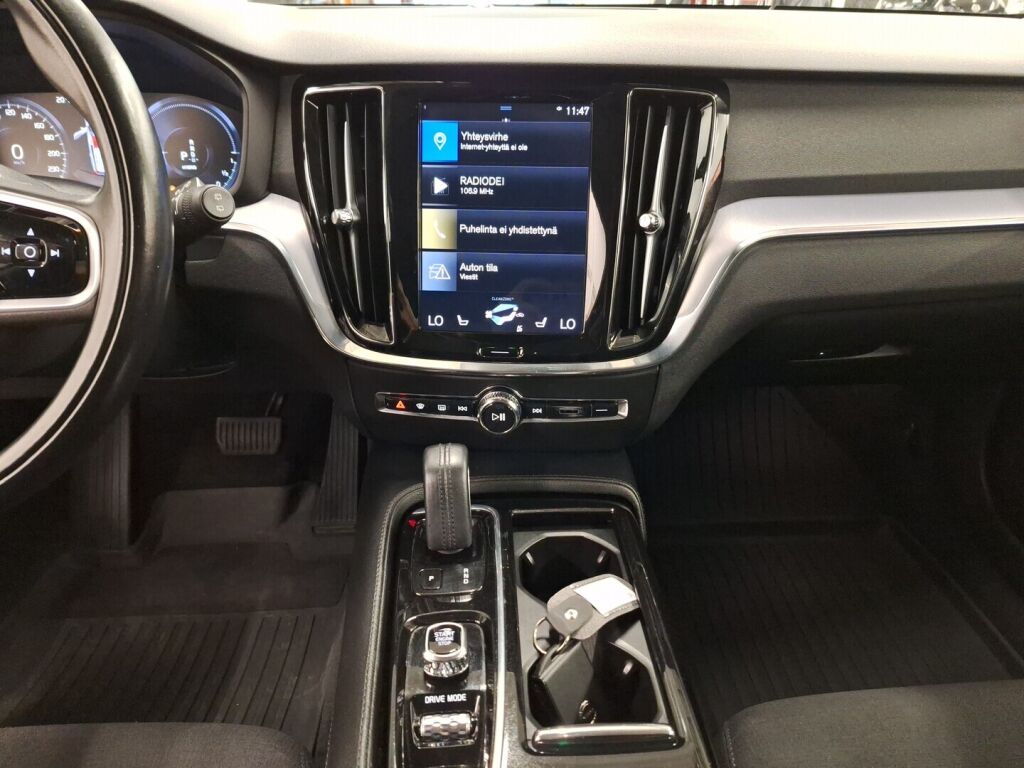 Volvo V60 2020 Musta