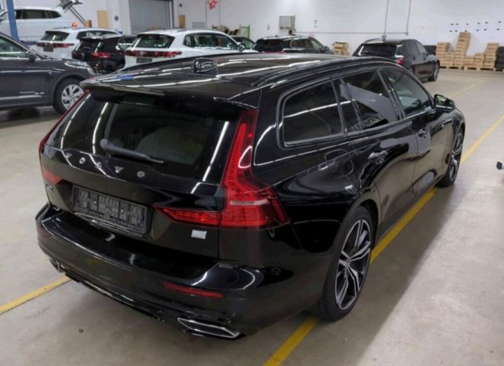 Volvo V60 2021 