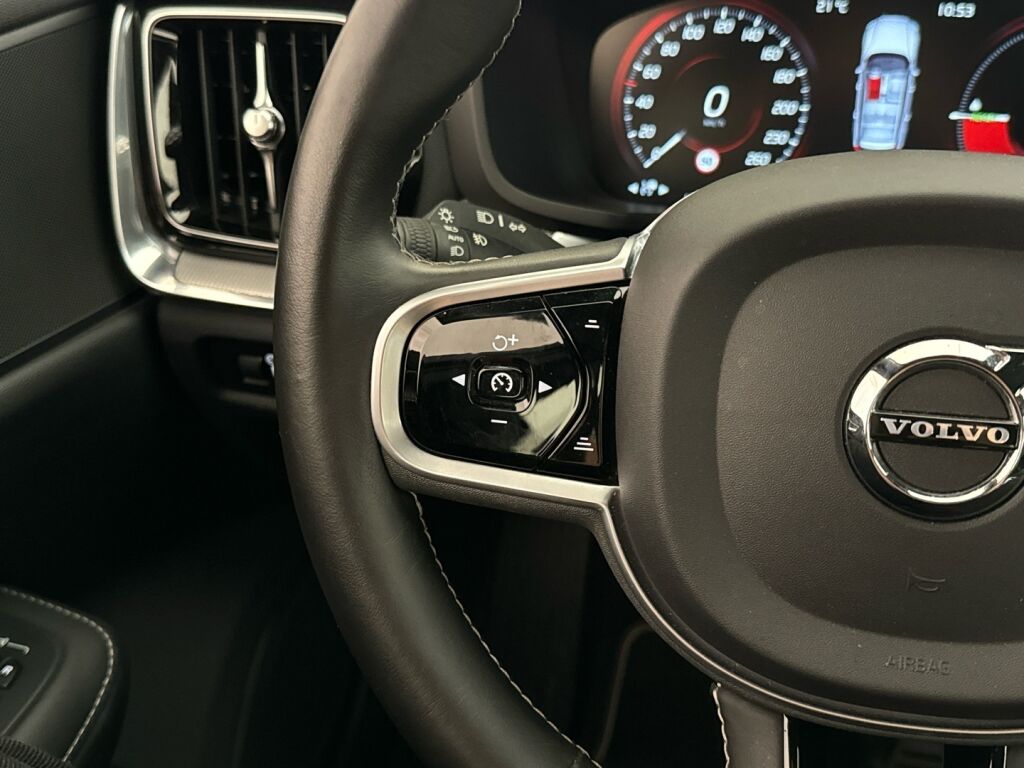 Volvo V60 2021 