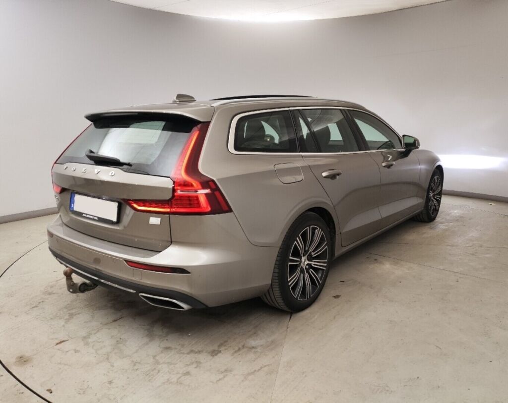 Volvo V60 2021 