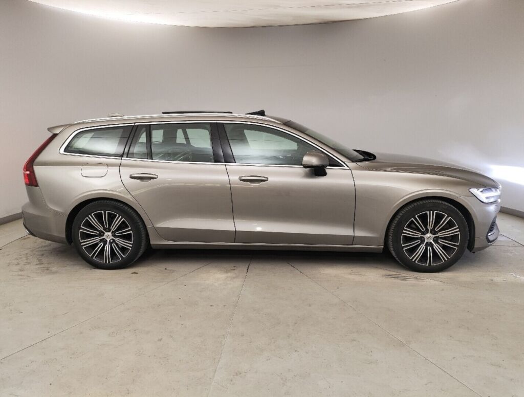 Volvo V60 2021 