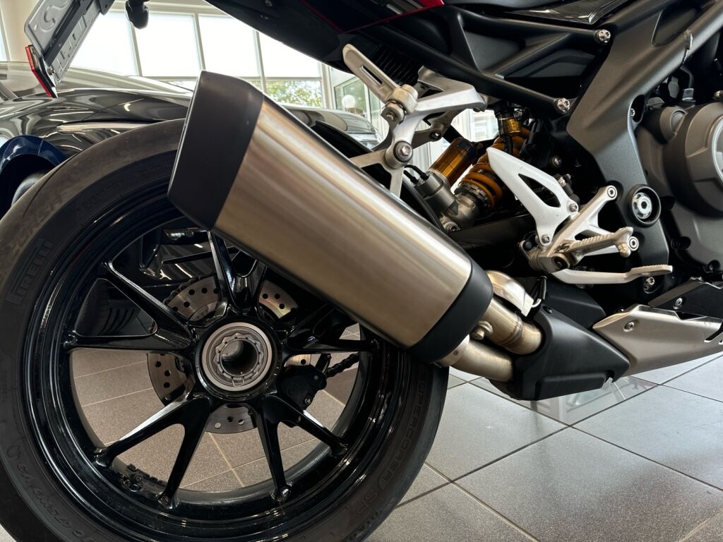 Triumph SPEED TRIPLE 2022 Musta