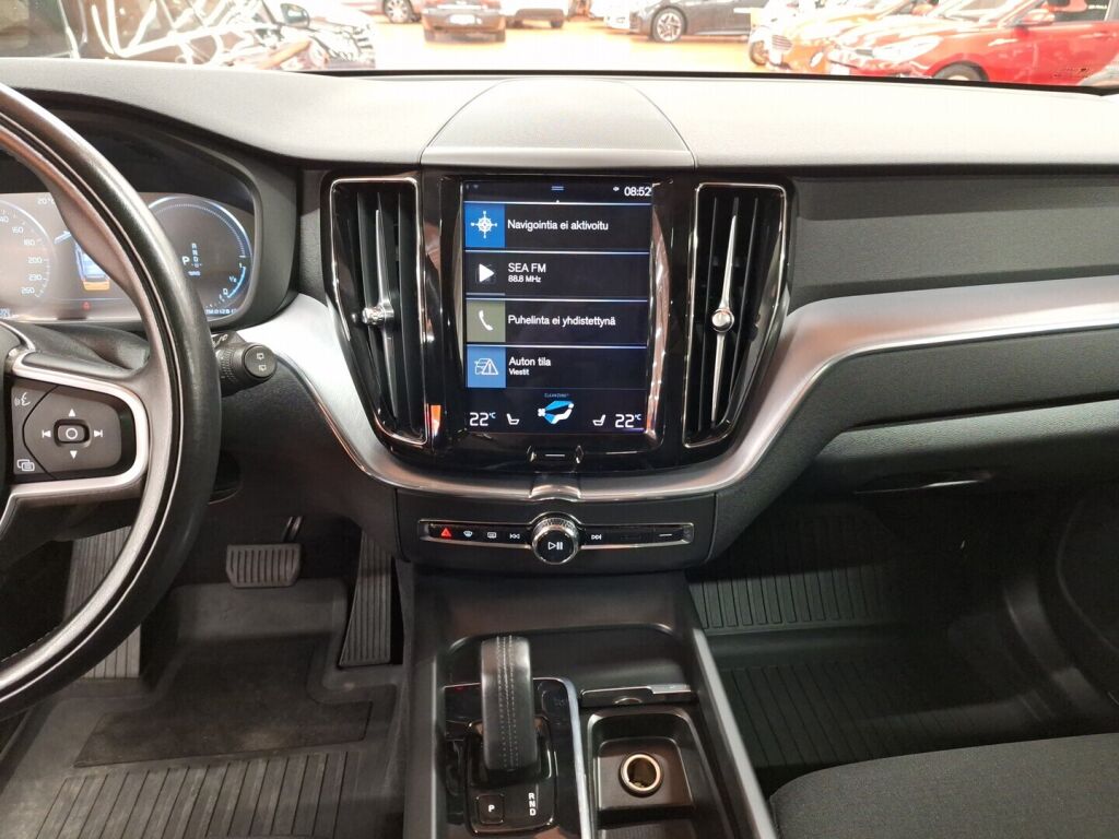 Volvo XC60 2021 Musta