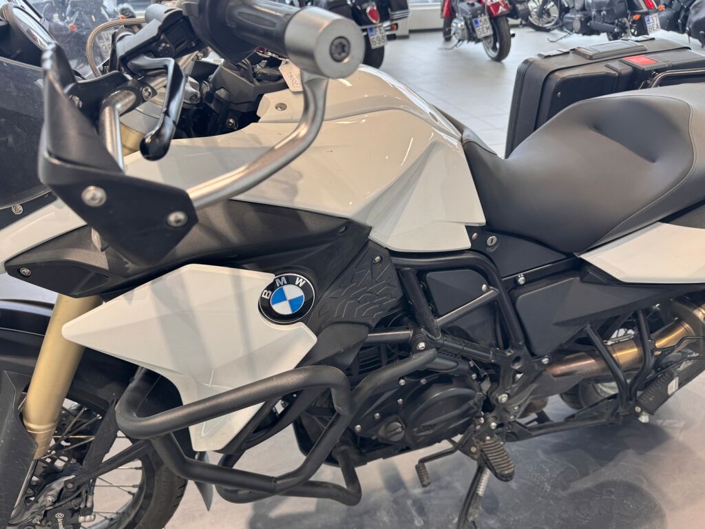 BMW F 2013 Valkoinen