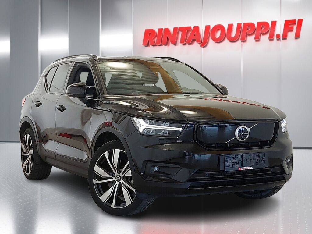 Volvo XC40 2021 Musta