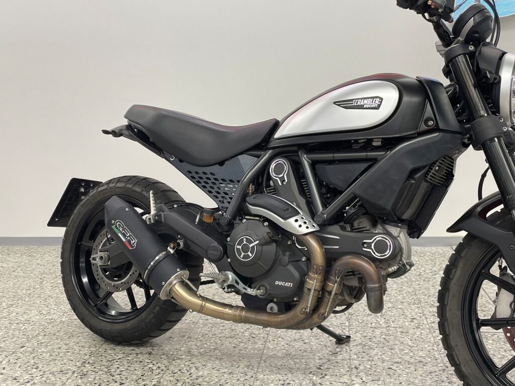 Ducati SCRAMBLER 2015 Punainen