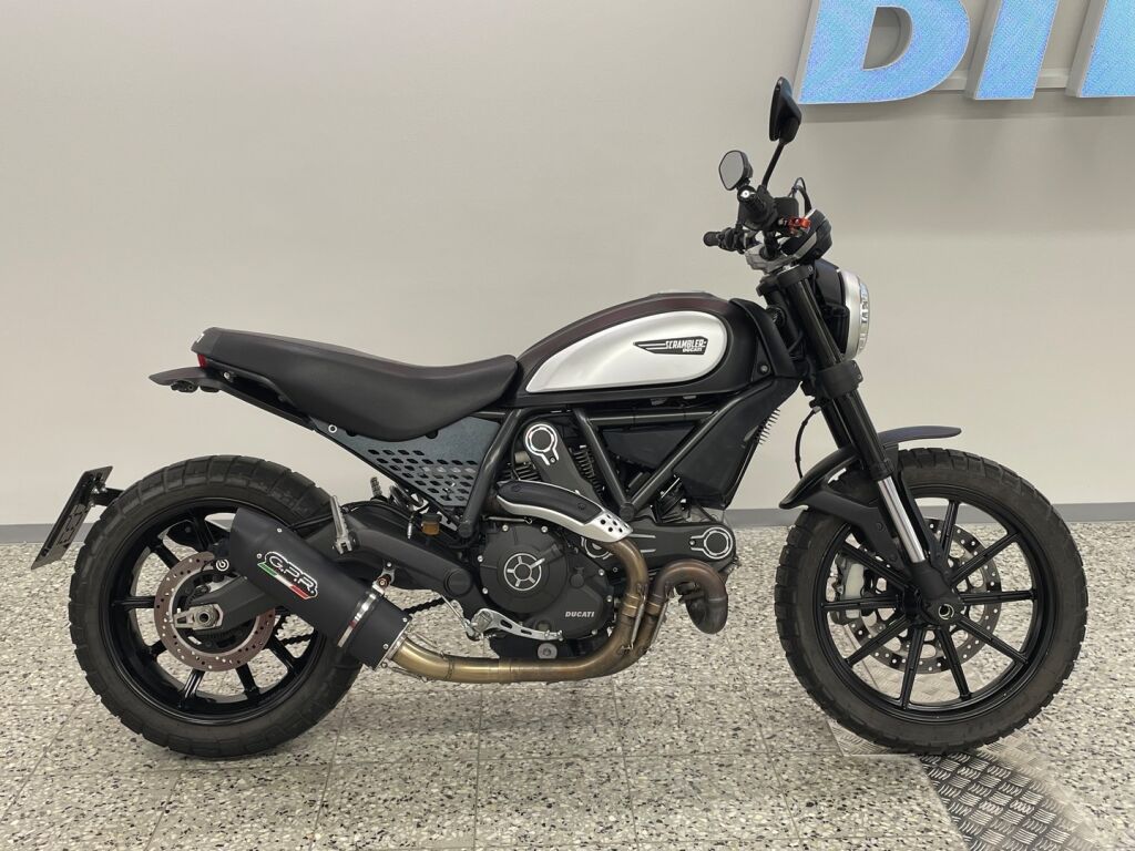 Ducati SCRAMBLER 2015 Punainen