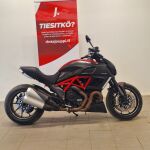 Ducati DIAVEL CARBON ABS 2013 Musta