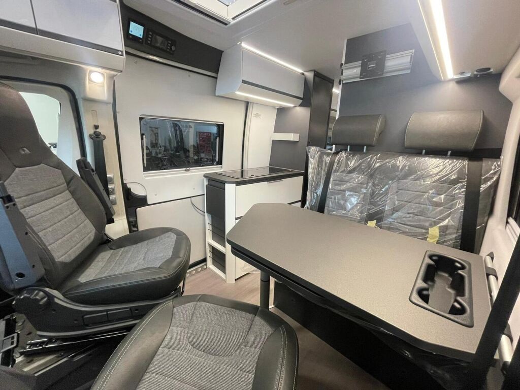 Adria TWIN SUPREME 640 SLB 2024 Harmaa