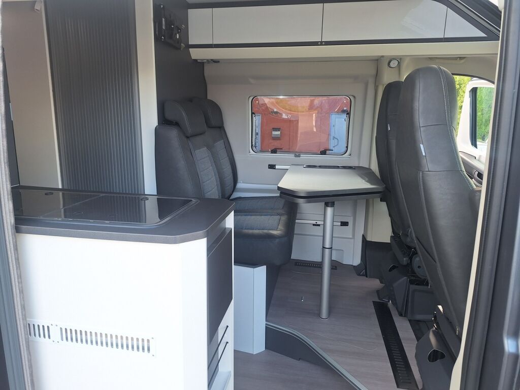 Adria TWIN SUPREME 640 SLB 2024 Harmaa