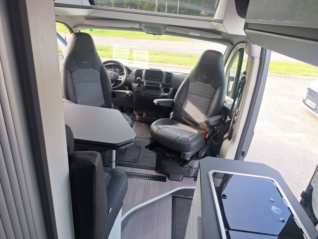 Adria TWIN SUPREME 640 SLB 2024 Harmaa