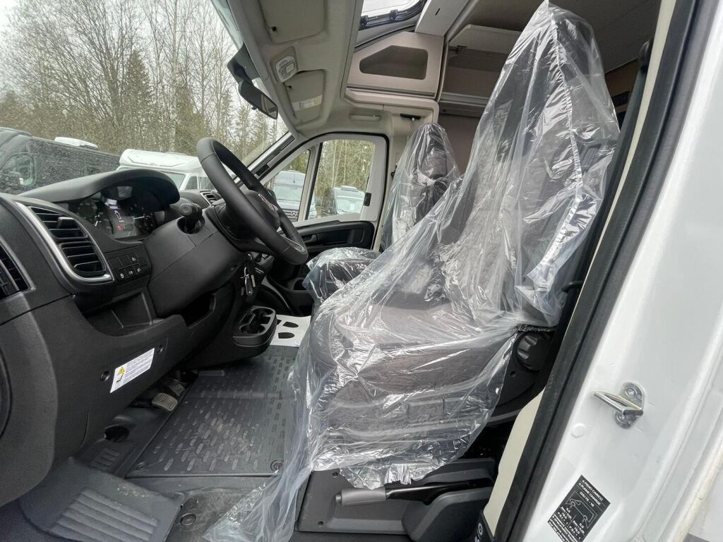 Adria MATRIX AXESS 670 SL 2024 Valkoinen