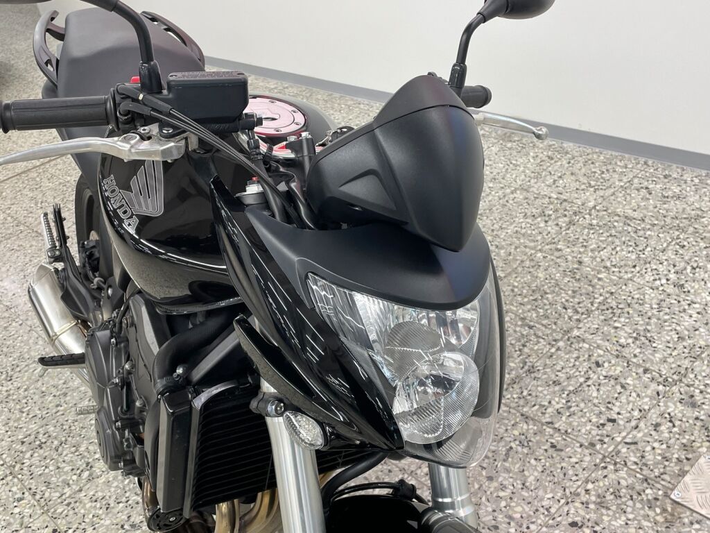 Honda CB 2011 Musta