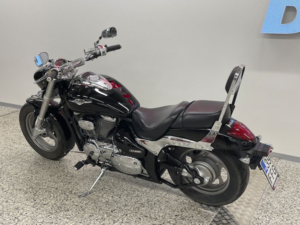 Suzuki INTRUDER 2010 Musta