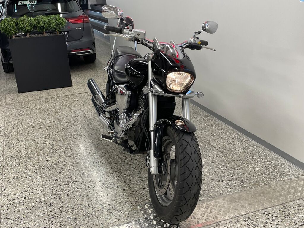 Suzuki INTRUDER 2010 Musta