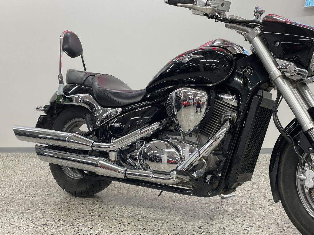 Suzuki INTRUDER 2010 Musta