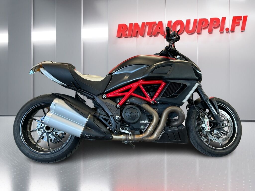 Ducati Diavel ABS 2012 Punainen