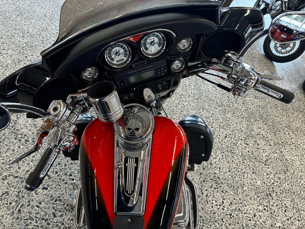 Harley-davidson CVO 2007 Musta