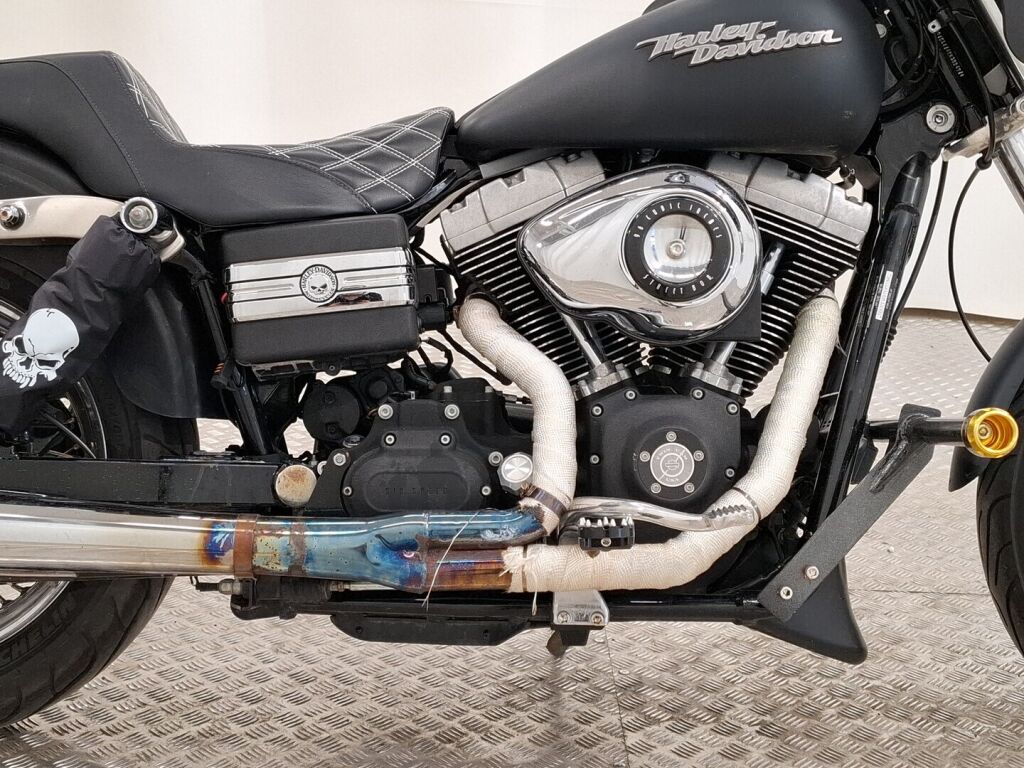 Harley-davidson Dyna 2008 Musta