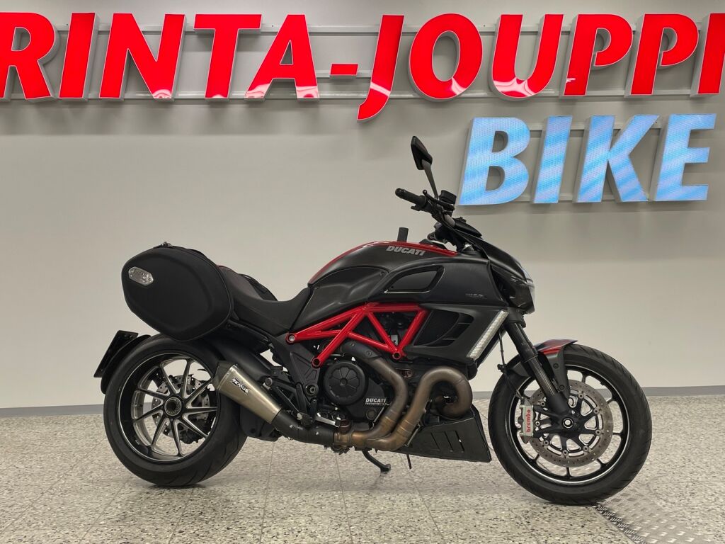 Ducati DIAVEL 2011 