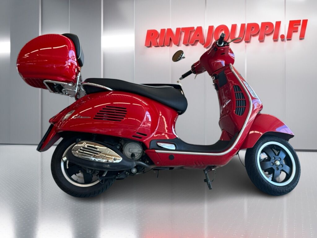 Piaggio Vespa 2012 Punainen