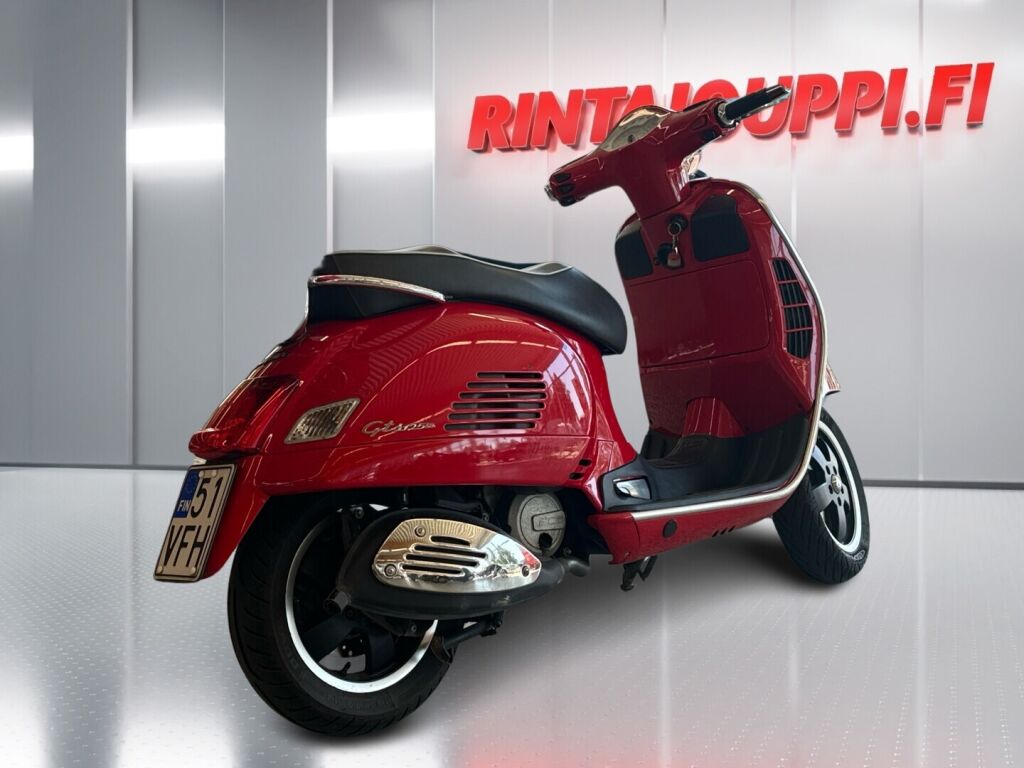 Piaggio Vespa 2012 Punainen