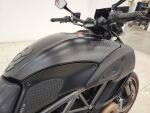 Ducati DIAVEL 2015 Musta