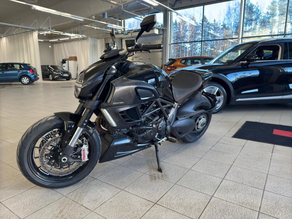 Ducati Diavel 2011 