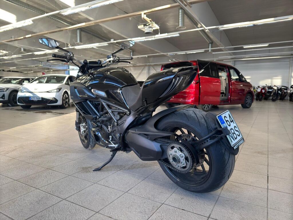 Ducati Diavel 2011 