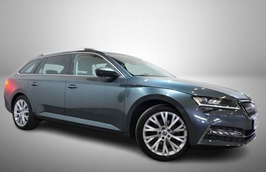 Skoda Superb 2021 Harmaa