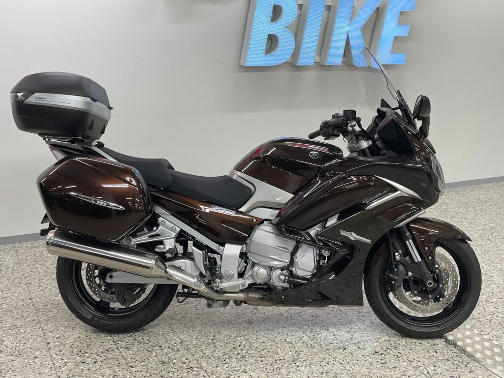 Yamaha FJR 2015 Ruskea (beige)