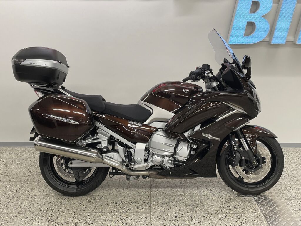 Yamaha FJR 2015 Ruskea (beige)