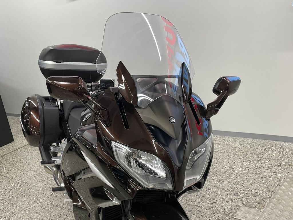 Yamaha FJR 2015 Ruskea (beige)