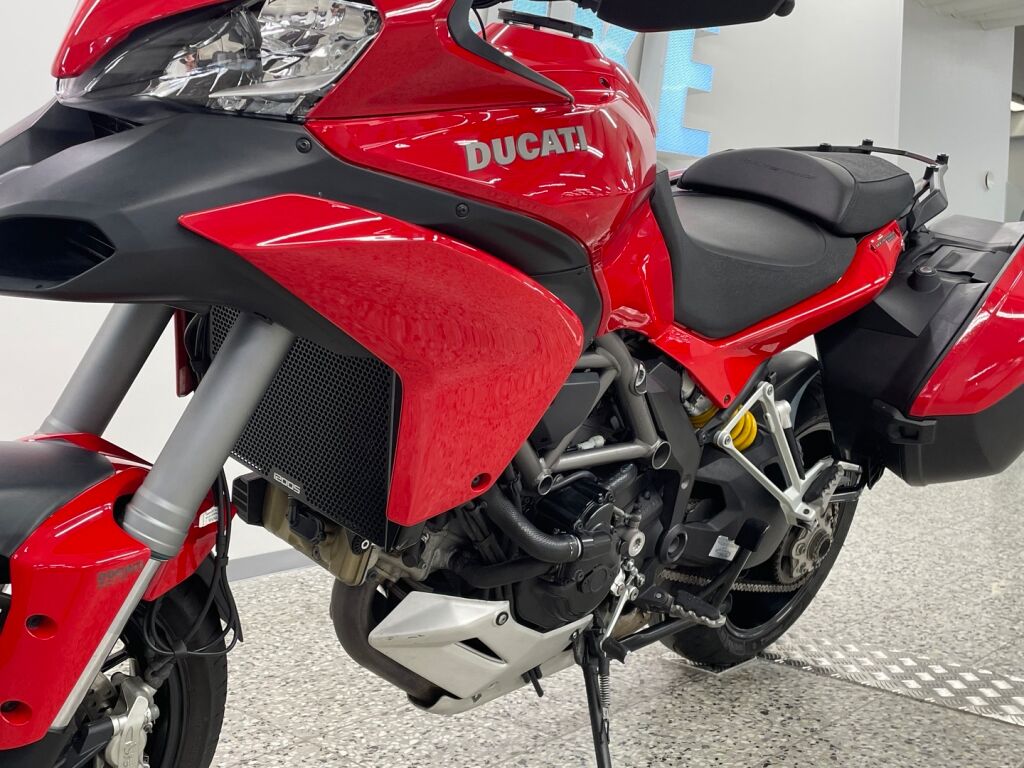 Ducati Multistrada 2013 Punainen