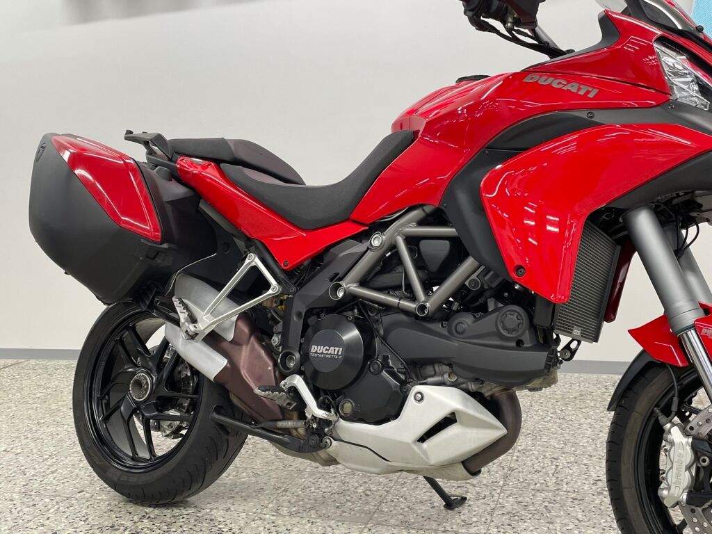 Ducati Multistrada 2013 Punainen