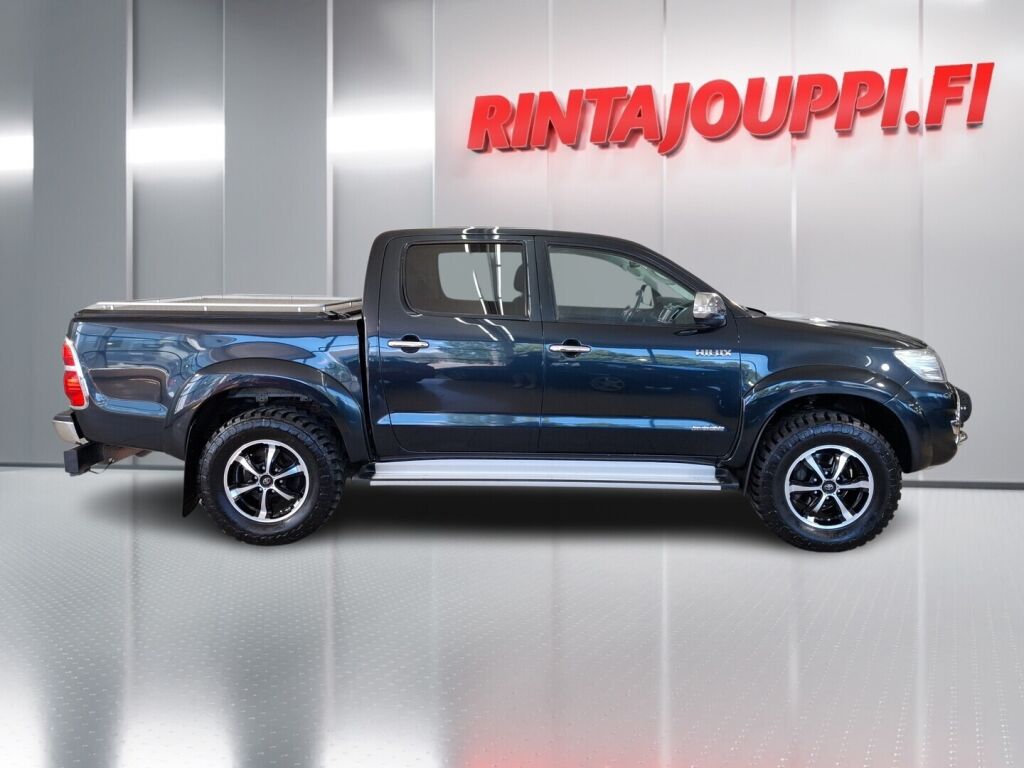 Toyota Hilux 2015 met.musta