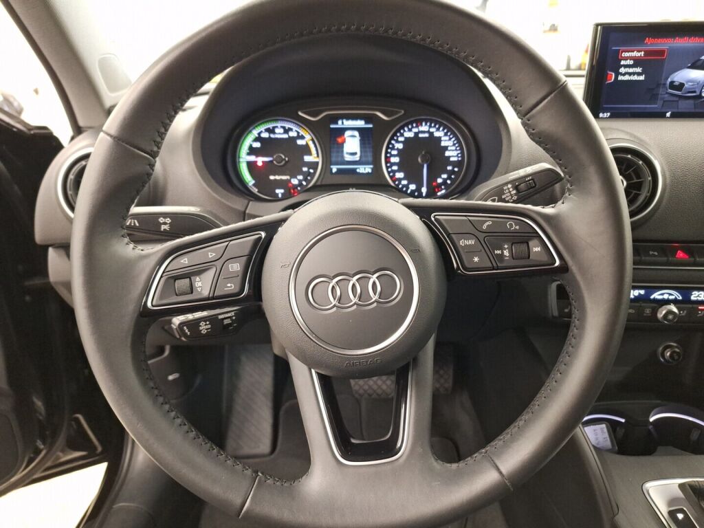 Audi A3 2020 Musta