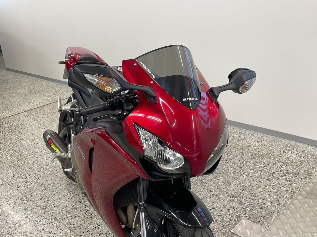 Honda CBR 2008 Punainen