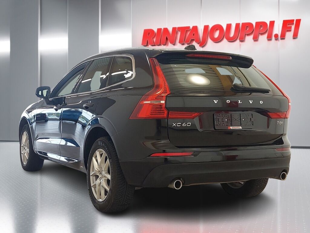 Volvo XC60 2020 Musta