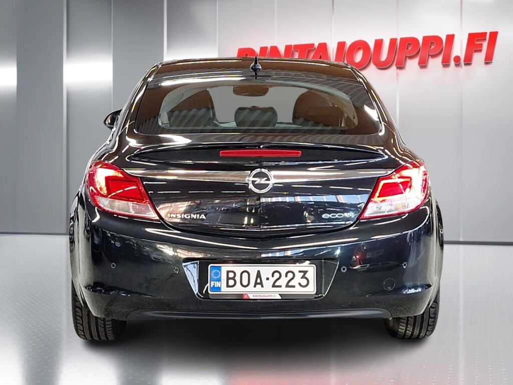 Opel Insignia 2010 Musta