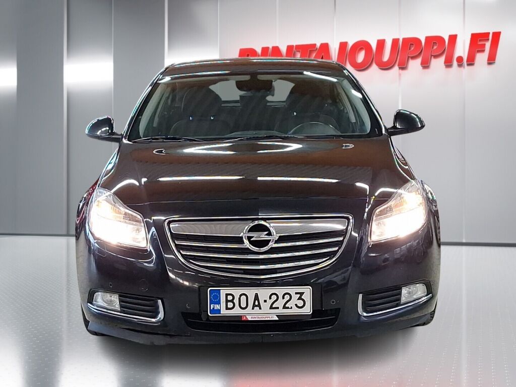 Opel Insignia 2010 Musta