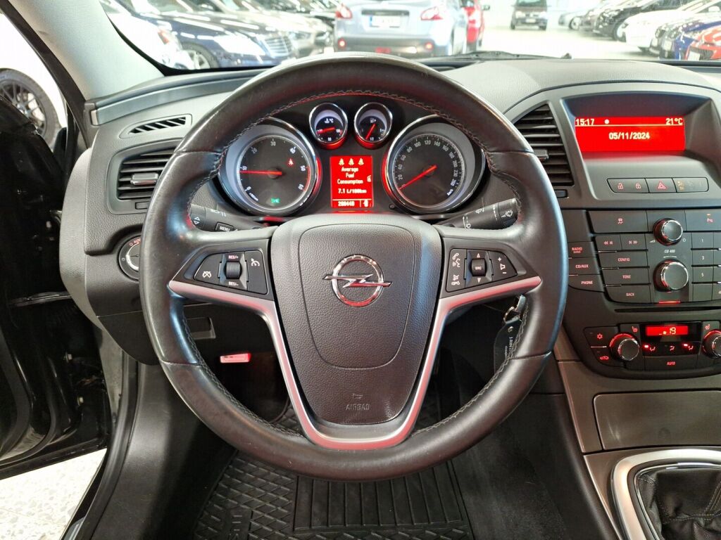 Opel Insignia 2010 Musta