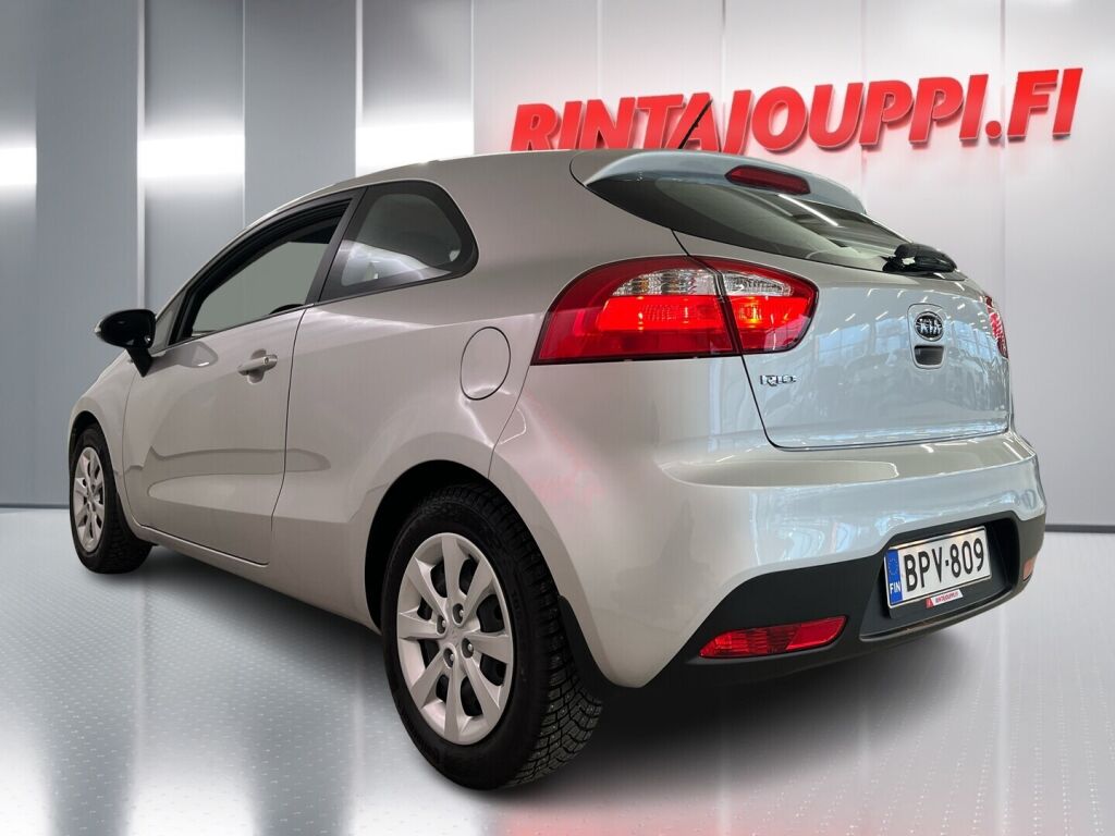 Kia Rio 2012 Hopea