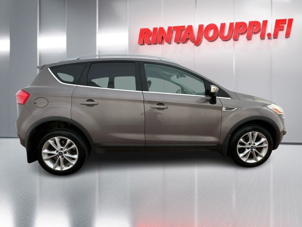 Ford Kuga 2013 Ruskea (beige)