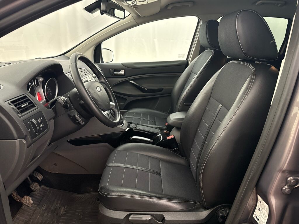 Ford Kuga 2013 Ruskea (beige)