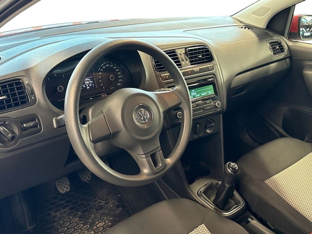 Volkswagen Polo 2013 Oranssi