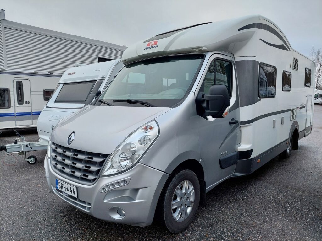 Adria Matrix Supreme 687 SL 2013 Harmaa