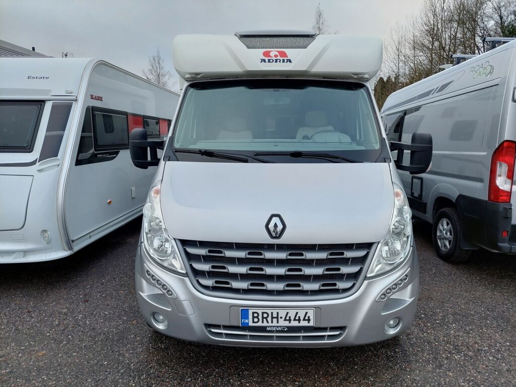 Adria Matrix Supreme 687 SL 2013 Harmaa